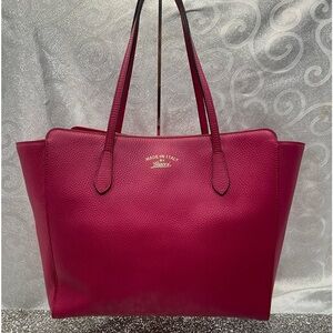 NEW GUCCI Medium Pebbled Bright Pink Leather Swing Tote NWT/Dust bag! Sold Out